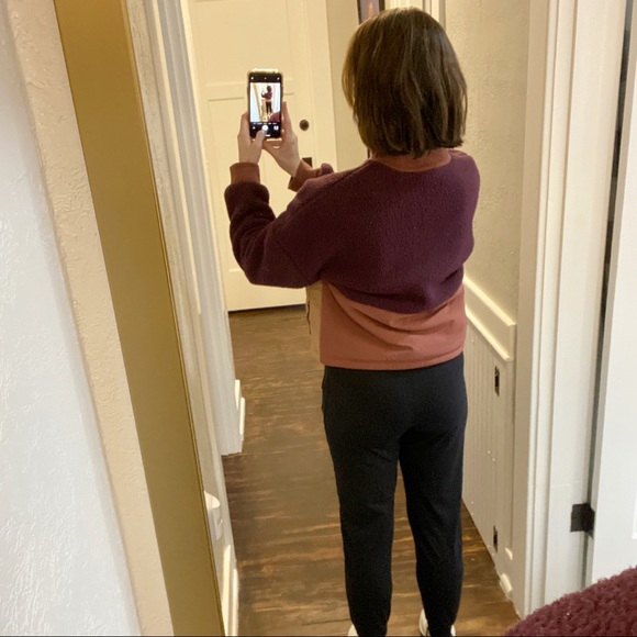 Fabletics, Cropped, Half-Quarter Zip Jacket! - Picture 4 of 11
